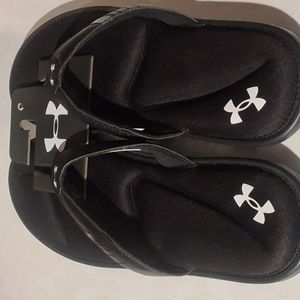 Men's Under Armour flip-flops.